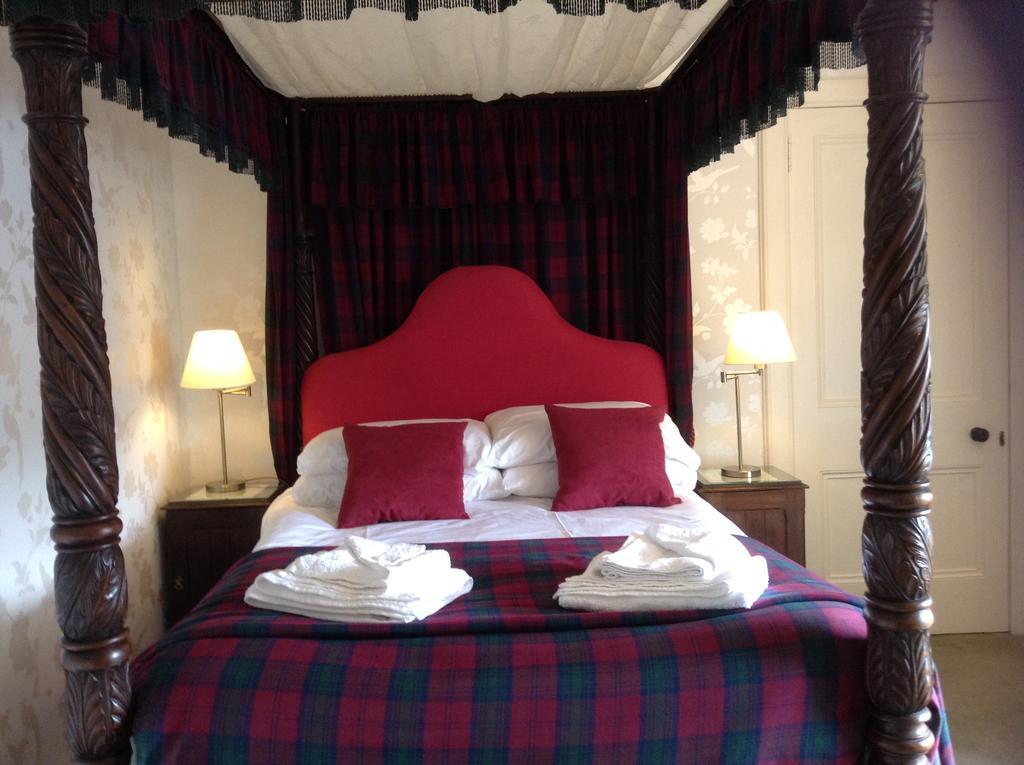 Bed & Breakfast Craigroyston House 4*