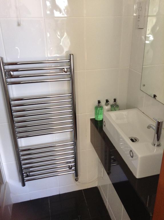 Bed & Breakfast Craigroyston House 4*