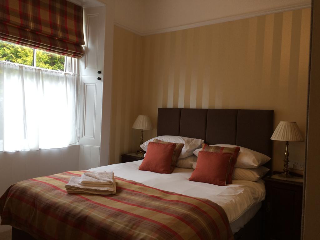 Bed & Breakfast Craigroyston House 4*