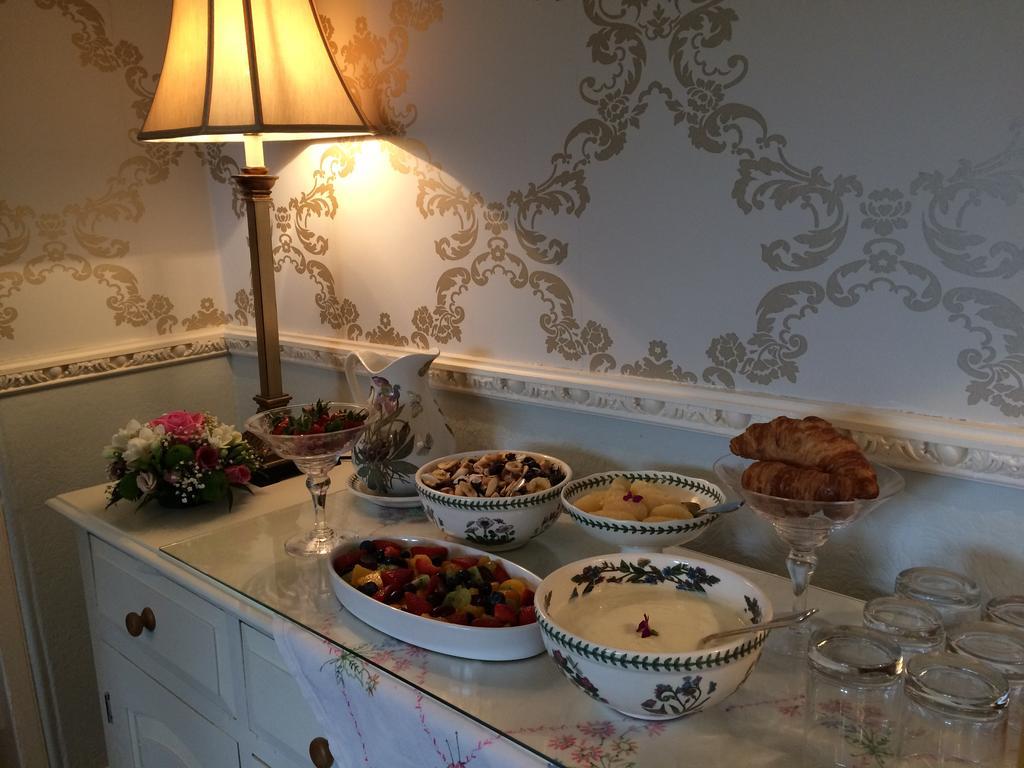 Bed & Breakfast Craigroyston House 4*