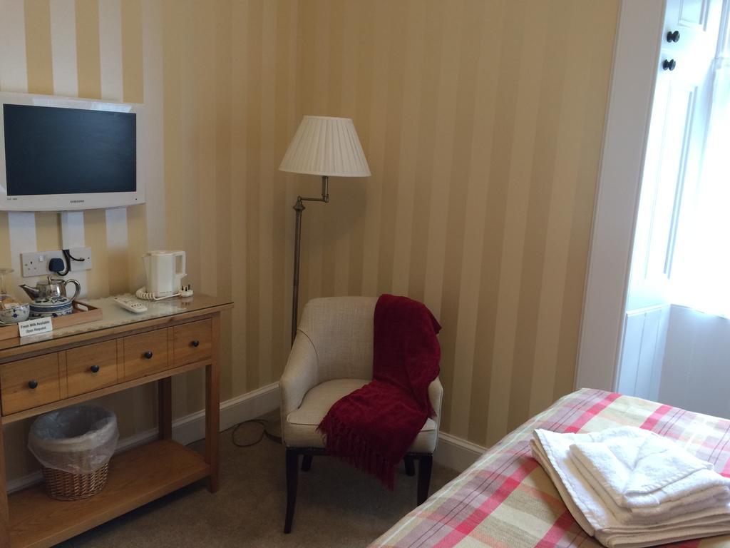 Bed & Breakfast Craigroyston House 4*