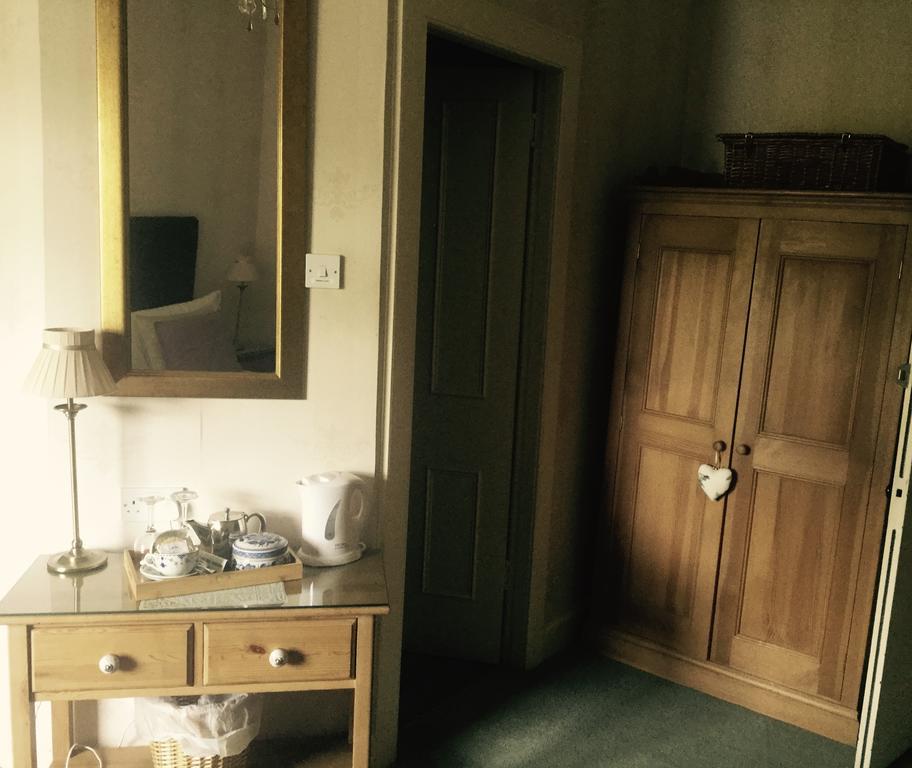 Bed & Breakfast Craigroyston House 4*