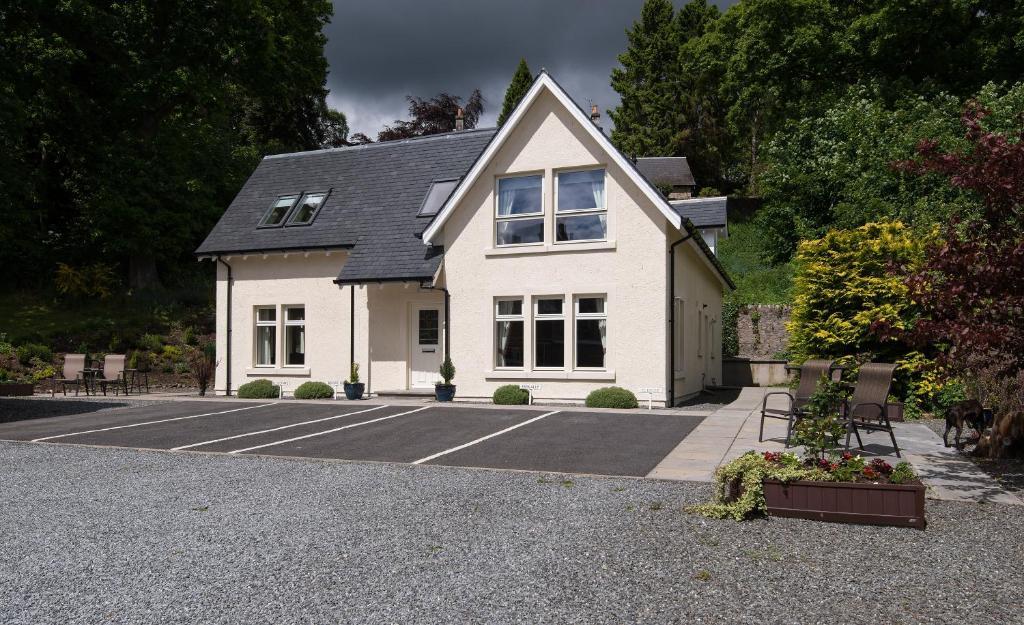 The Claymore Pitlochry