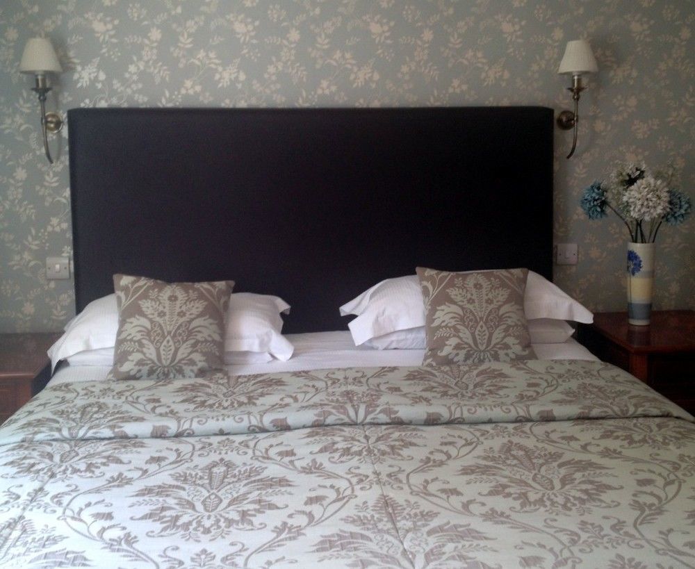 Craigmhor Lodge & Courtyard *
