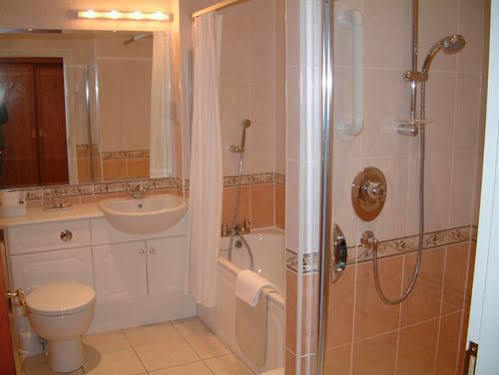 The Green Park Hotel 4*