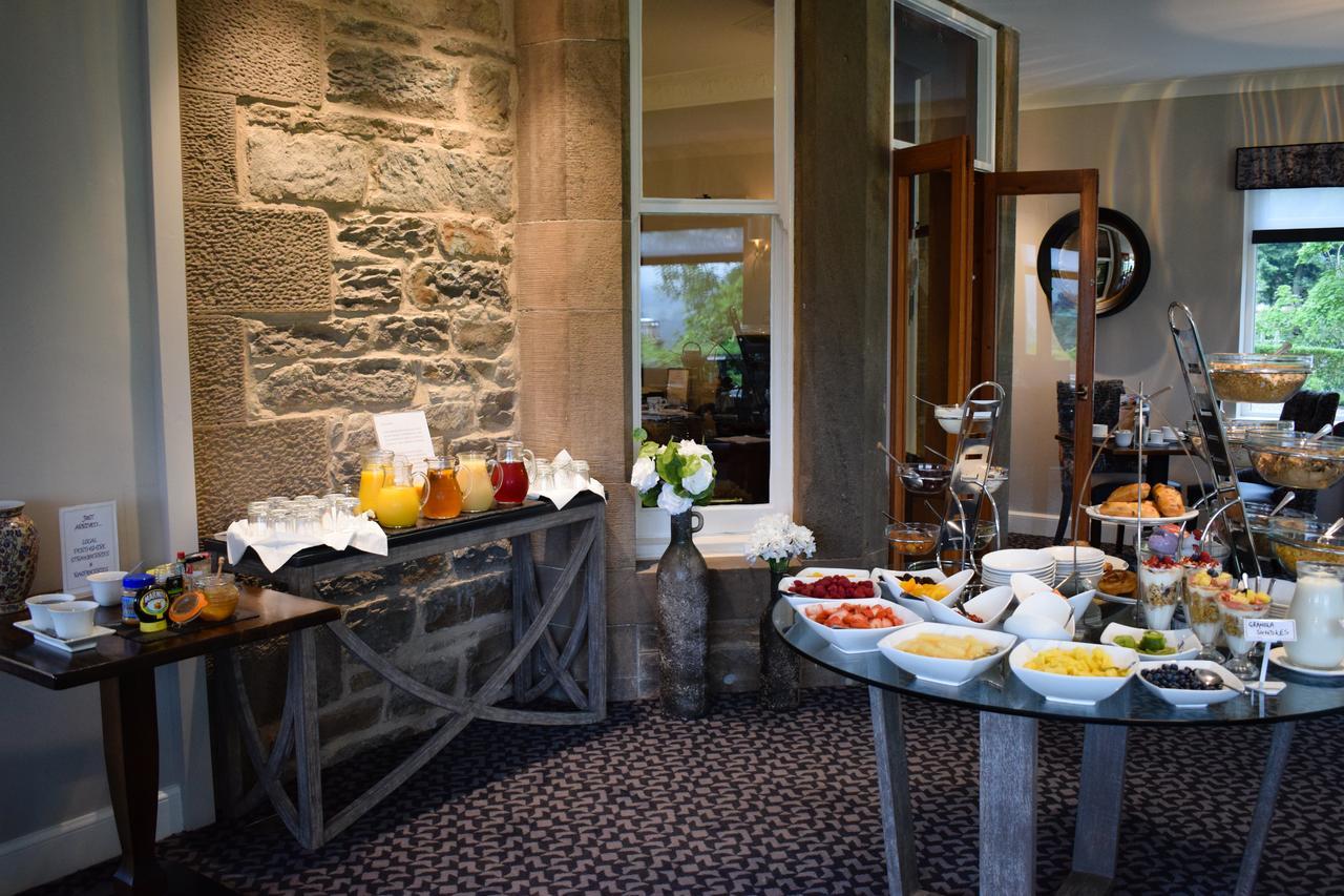 Country house Craigmhor Lodge & Courtyard