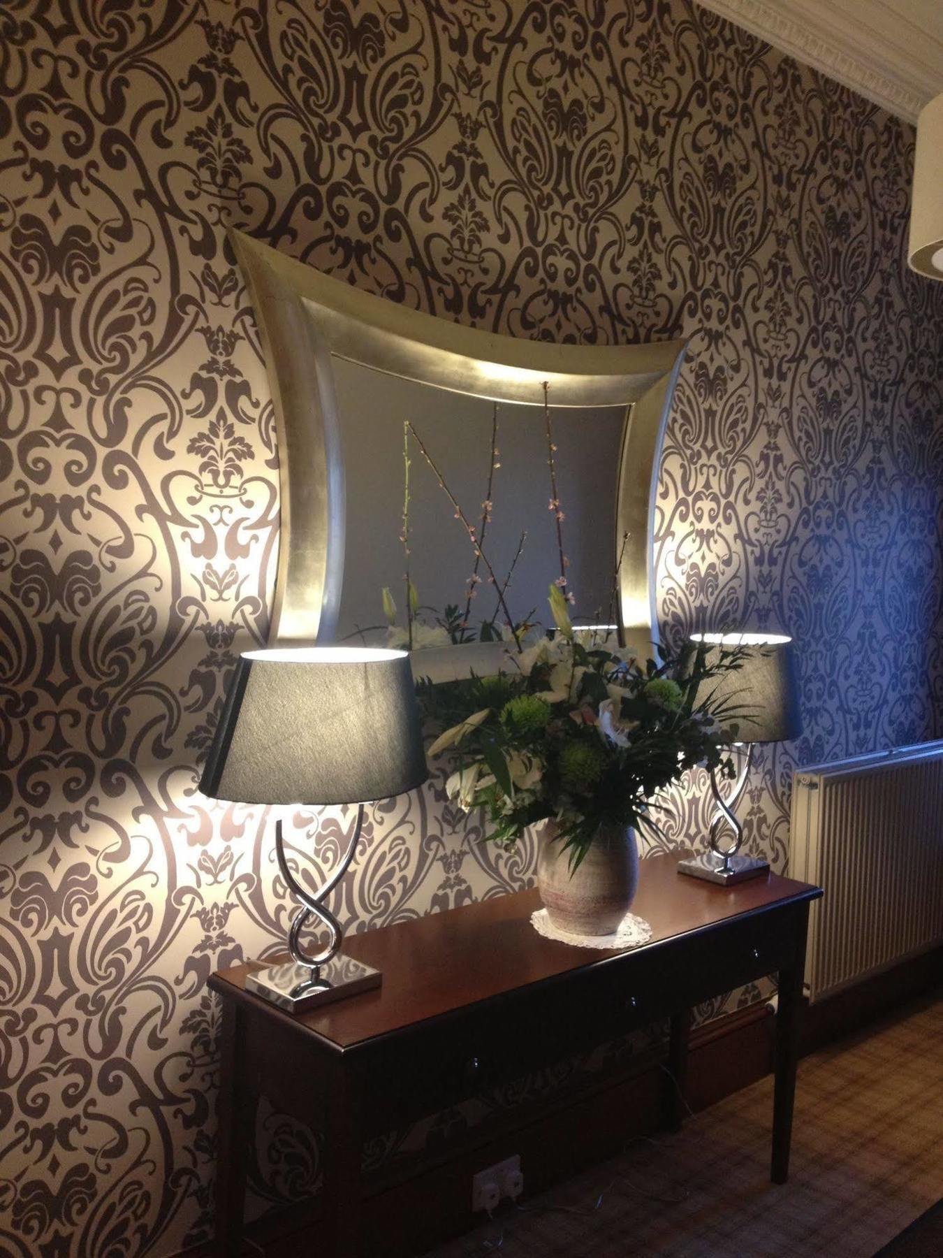 Craigmhor Lodge & Courtyard Country house *