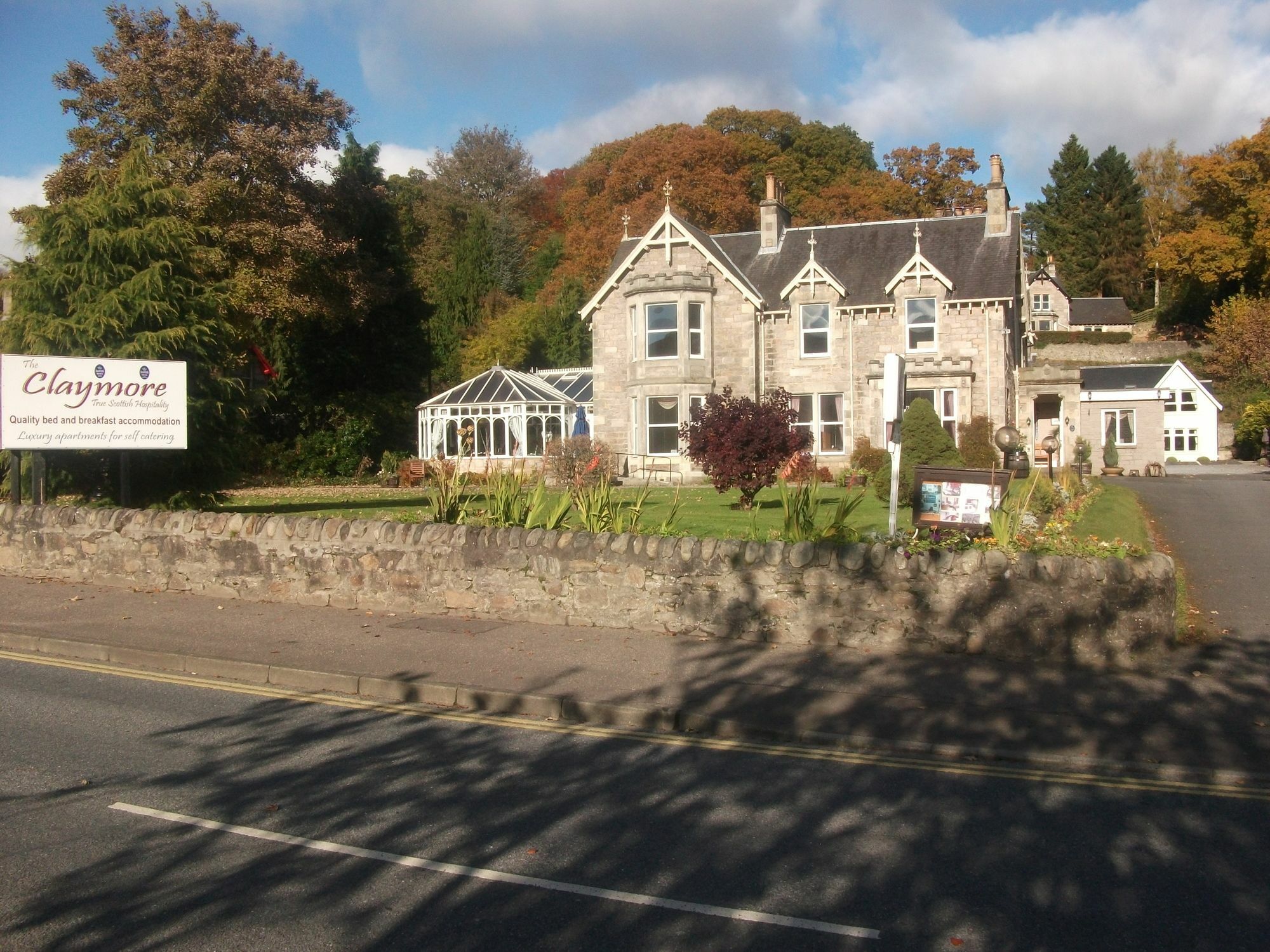 Guest house The Claymore Pitlochry